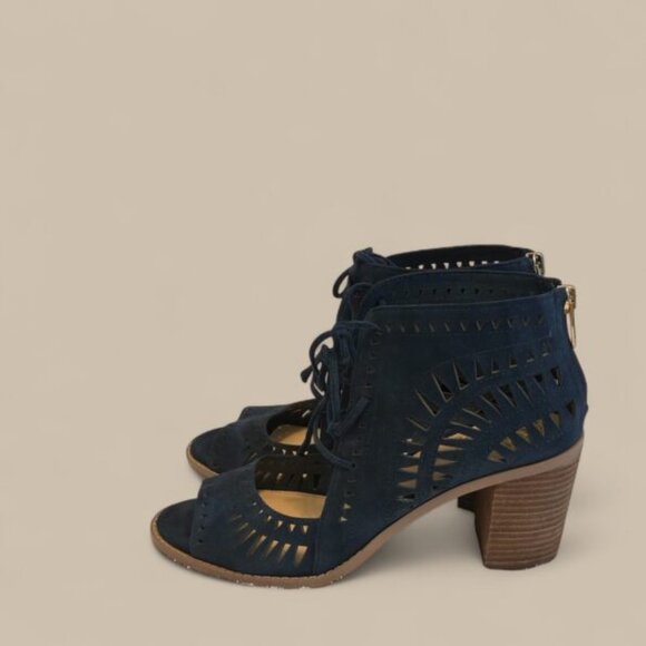 Vince Camuto – Size 8.5 - Picture 3 of 6